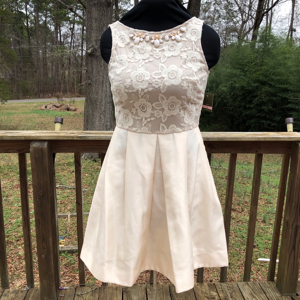 Beige sleeveless dress